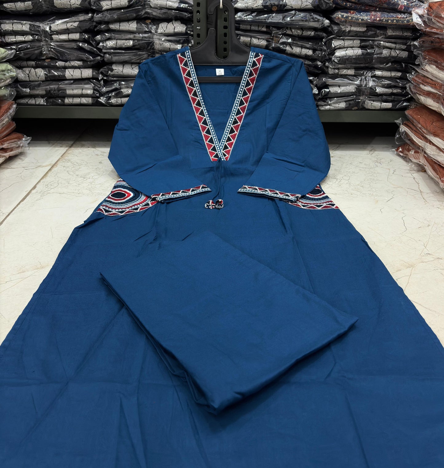 Women Traditional Look Kurta Set