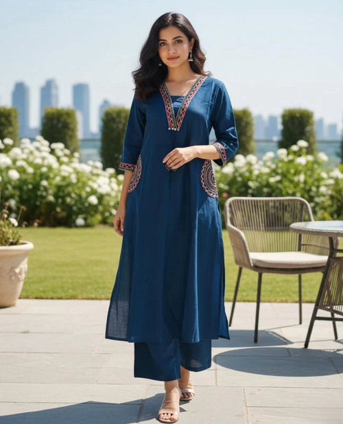 Women Traditional Look Kurta Set