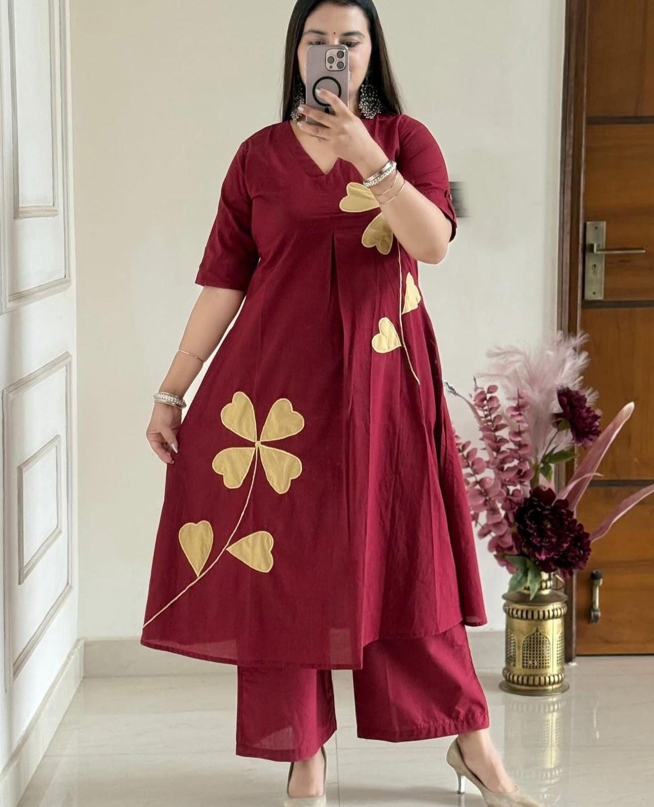Women Traditional Look Kurta Set